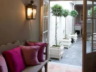 Exclusive Bonifacius Oda ve Kahvaltı 4*